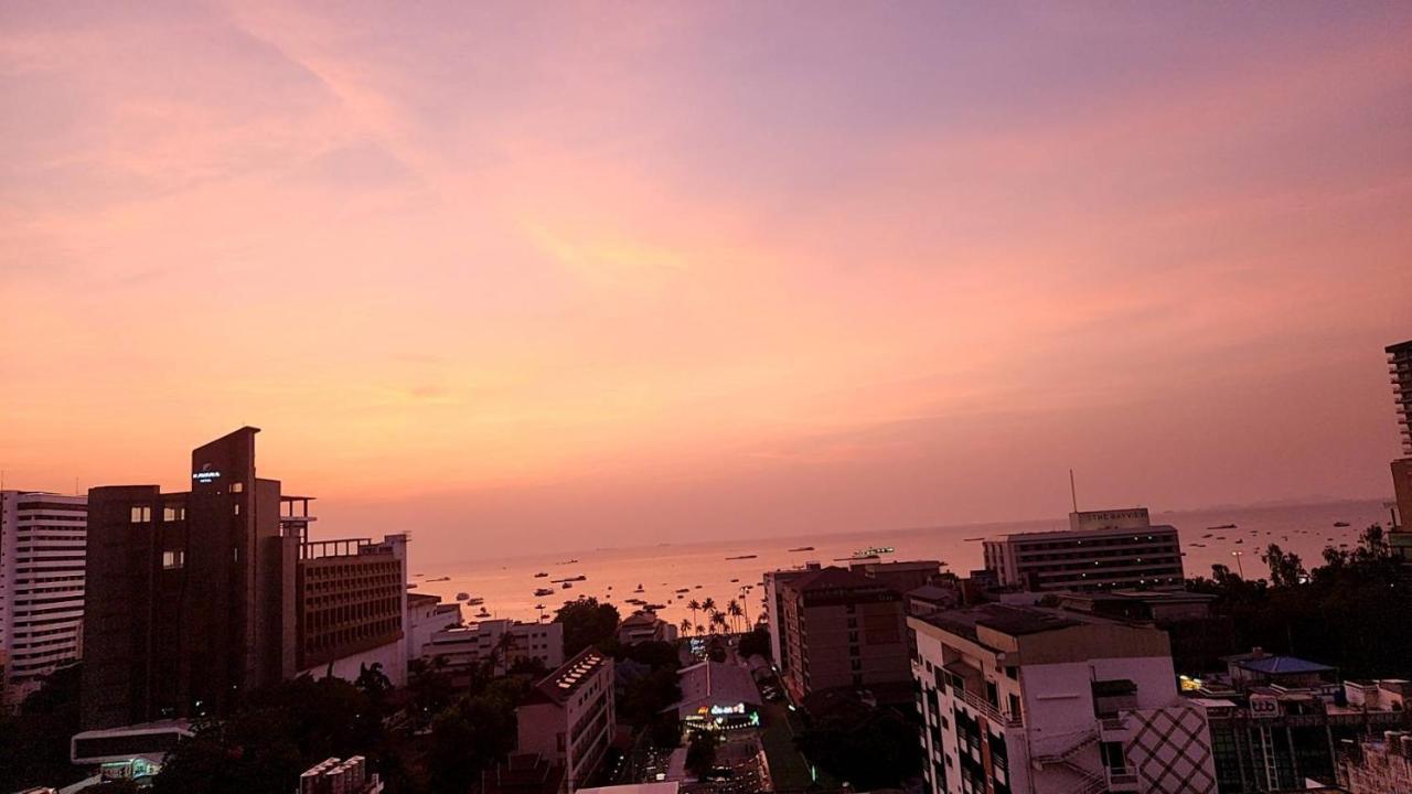 Base Condos Pattaya Extérieur photo